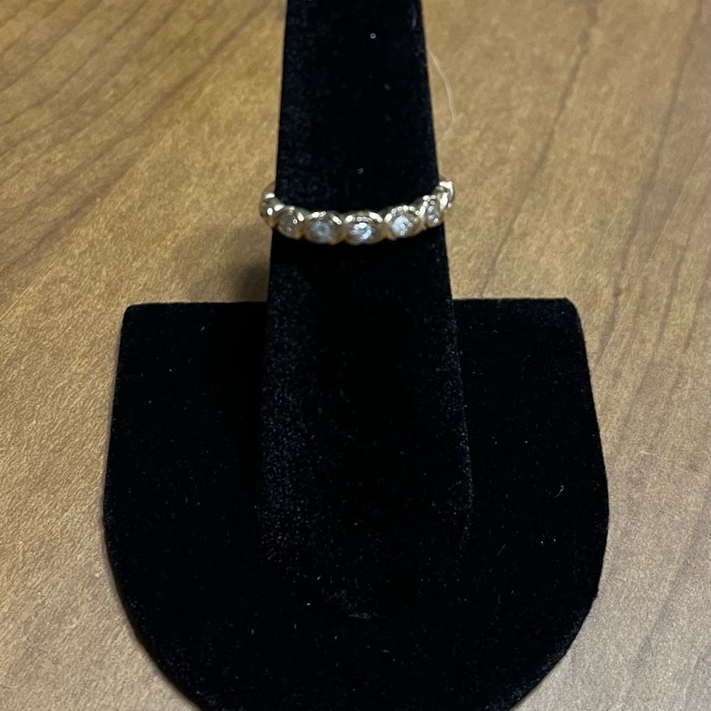 10k Yellow Gold 7 Diamond Anniversary Band